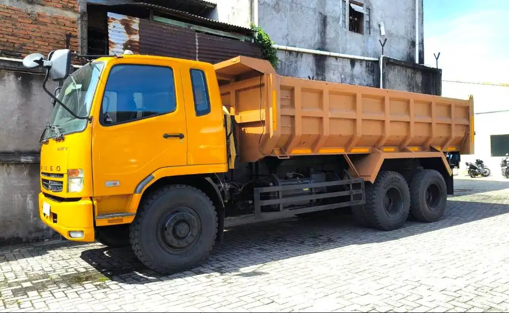 Regis 2023 Mitsubishi Fuso Tronton 6x4 Dump truk 2022 dumptruk