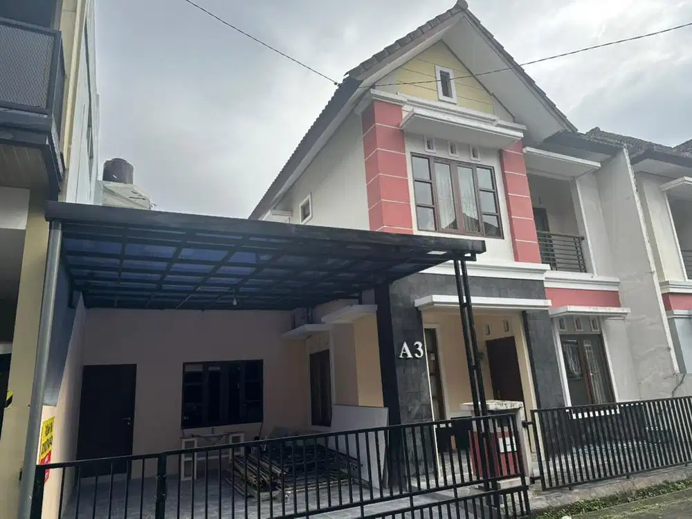 Rumah cantik, kota, strategis, baru renov