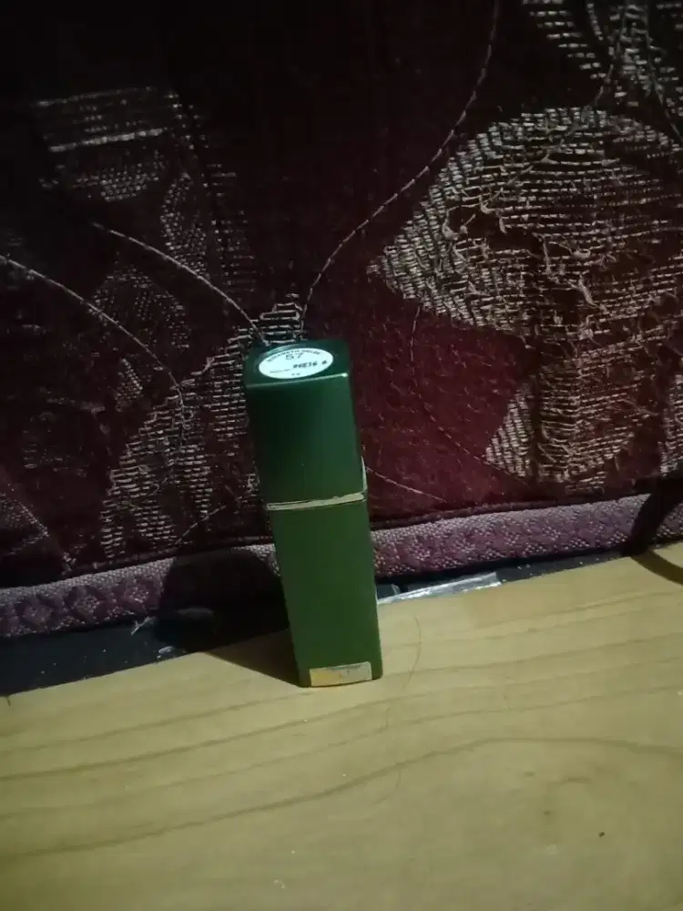 Elizabeth Helen Lipstick – Pesona Elegan dalam Setiap Olesan!