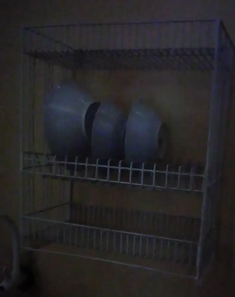 Jual Cepat Rak Piring beserta Isinya,Bisa Nego Sampe Deal Harganya