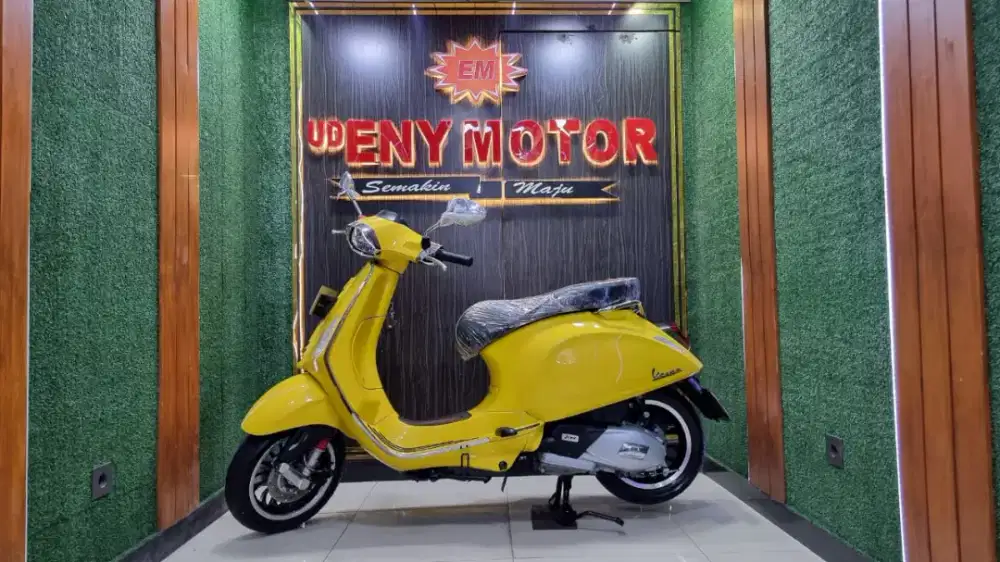 UD ENY MOTOR- VESPA SPRINT TAHUN 2022 YELLOW
