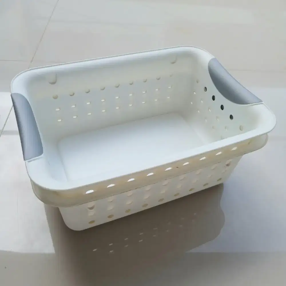 Keranjang Sterilite serbaguna plastik tebal, preloved
Made in USA