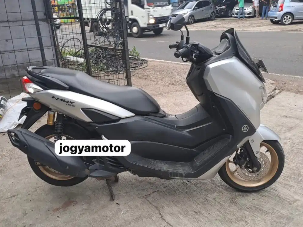 (B) yamaha nmax connected tahun 2023 cash dan credit