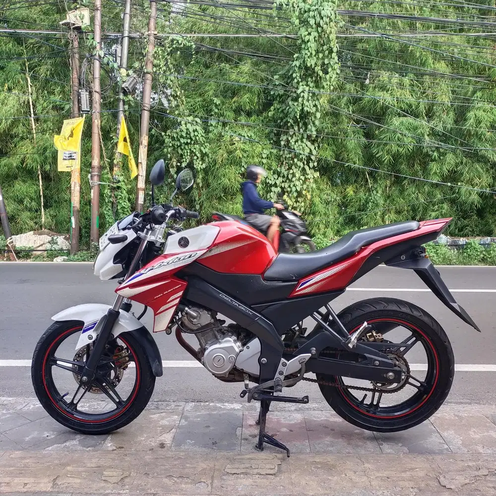Yamaha Vixion KS 150 2014 Orisinil Bagus lengkap Mesin Cakep