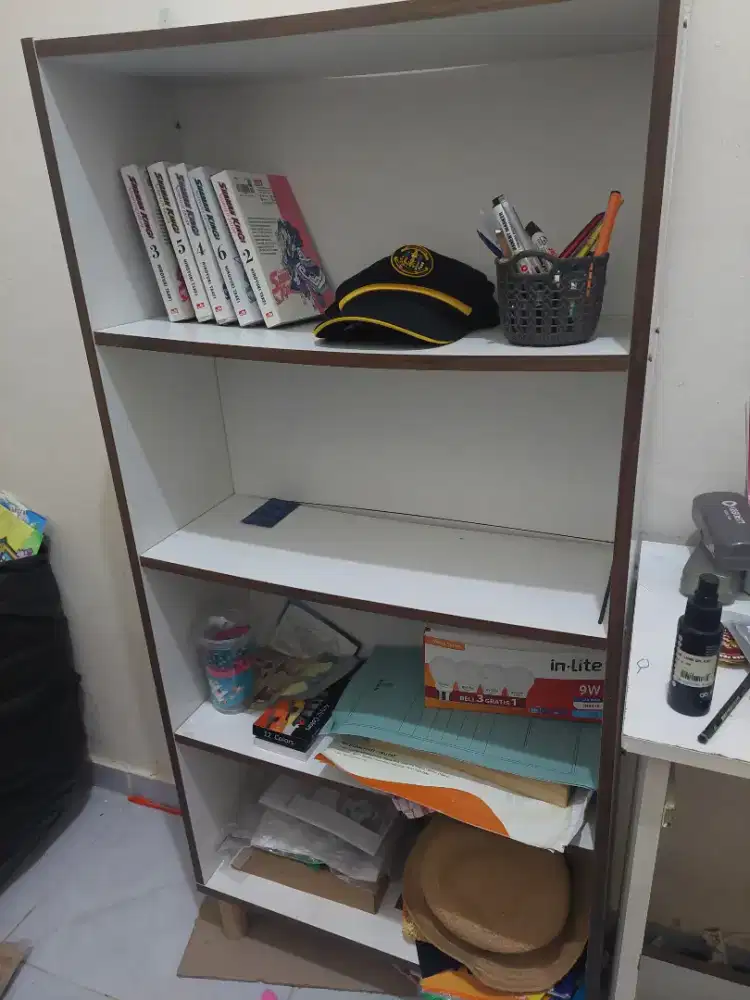 Rak buku Offo Living