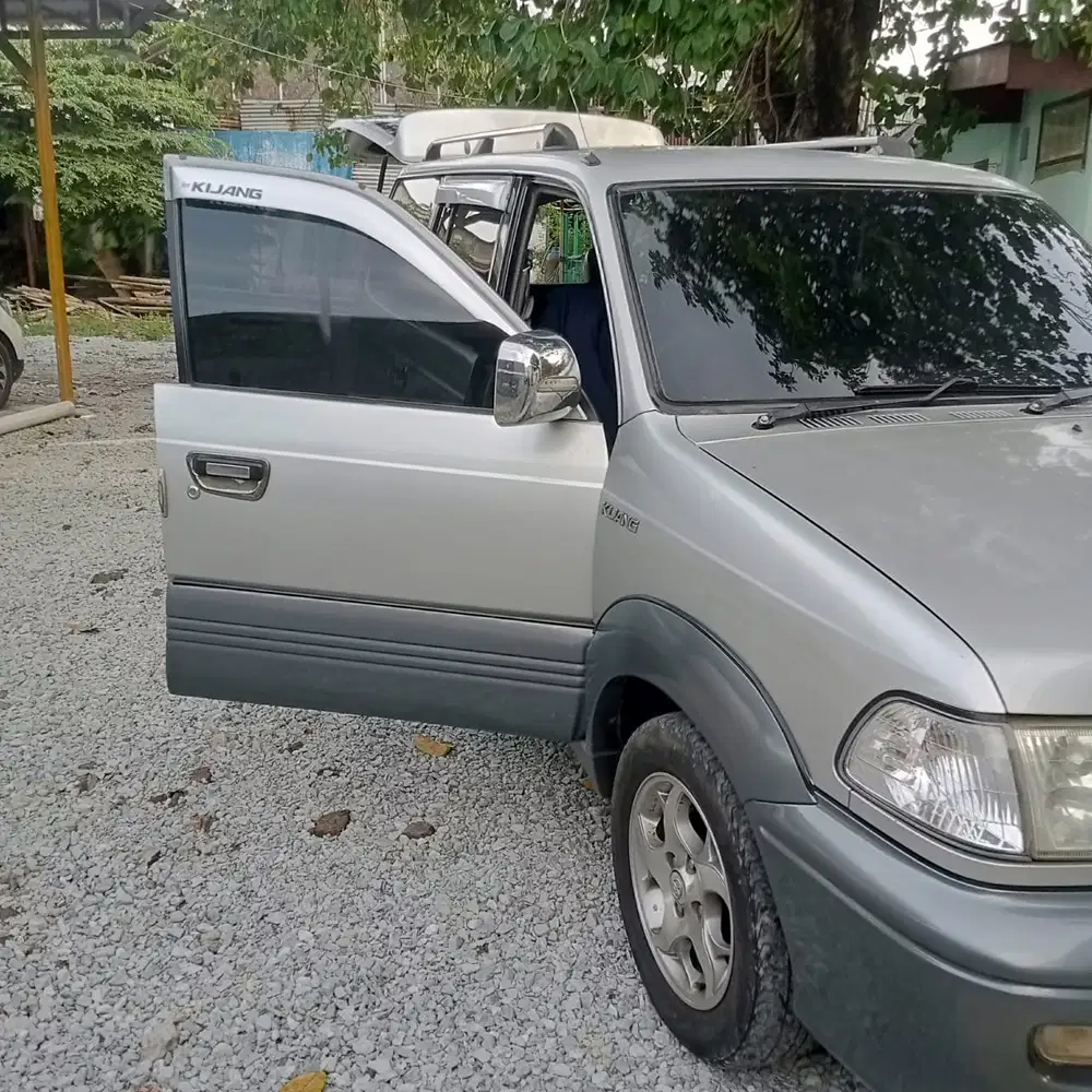 Toyota Kijang 2000 Bensin