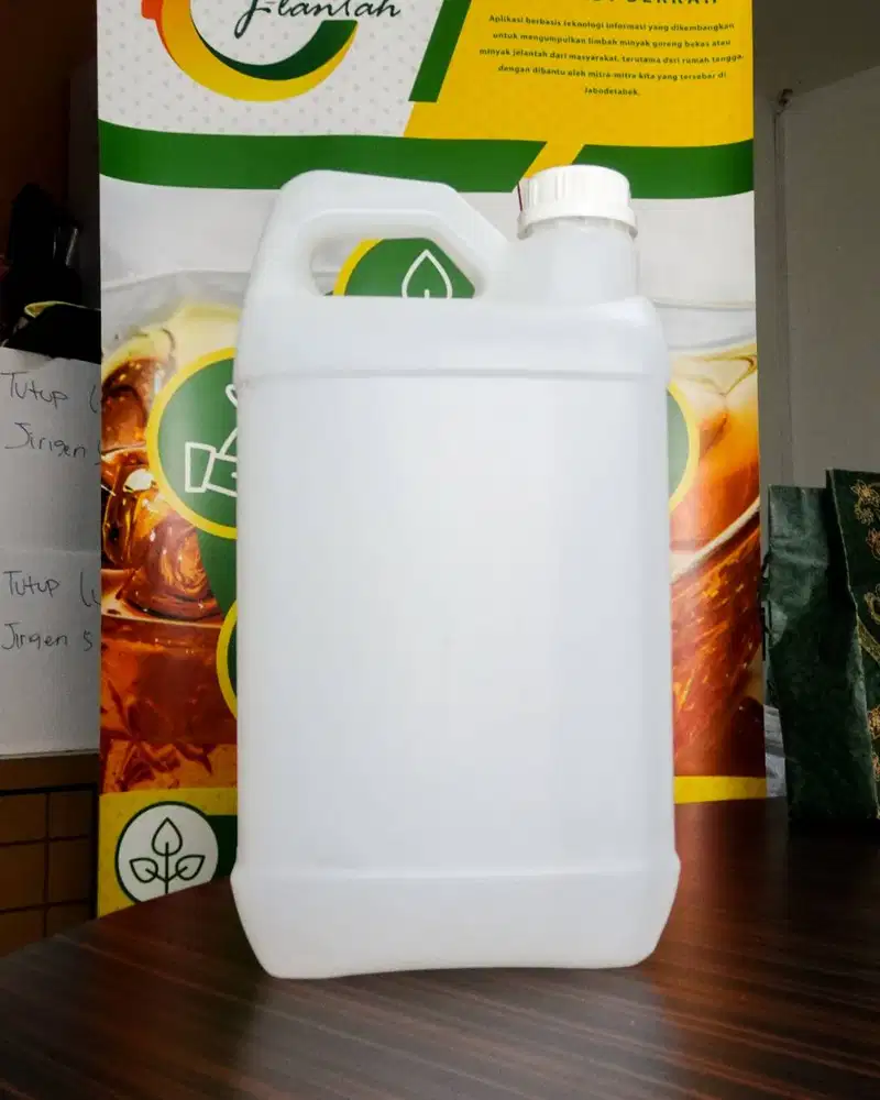 Jerigen 5l / Kondisi Baru Foodgrade / Putih Tebal