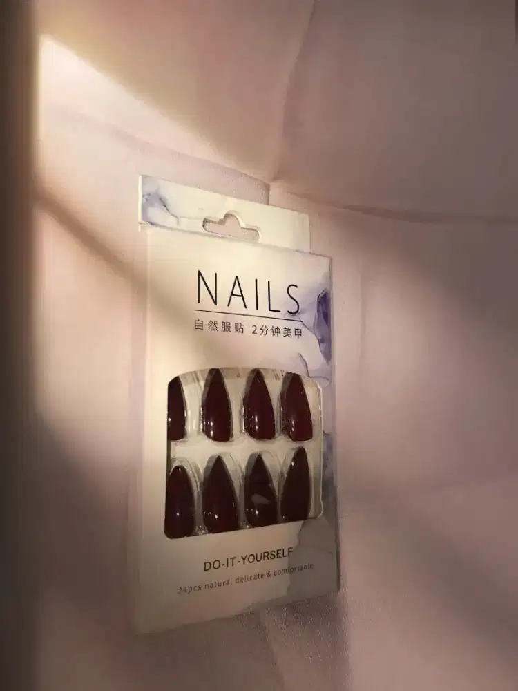 Kuku Palsu press-on warna merah marun