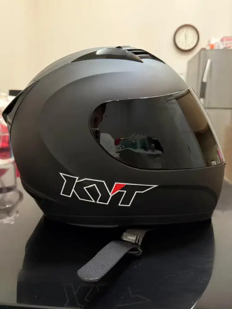 Helm Full Face KYT R-10 Solid Black Doft size XL.