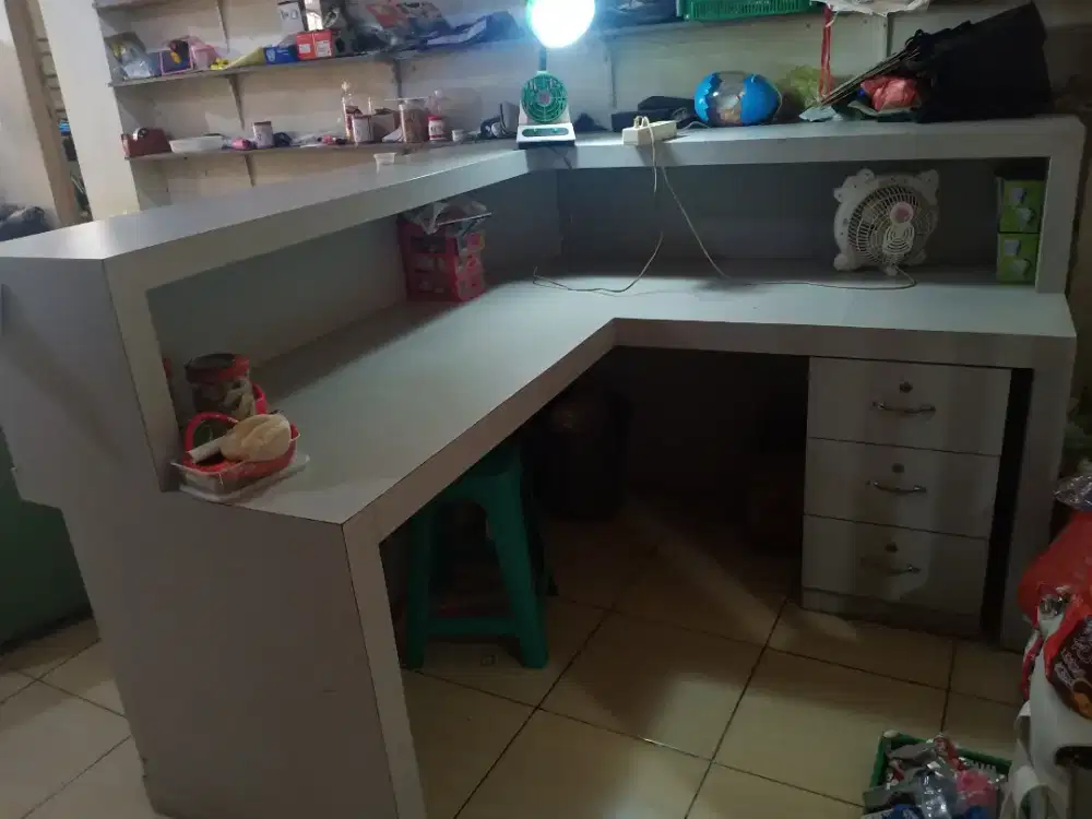 meja kasir + laci uang