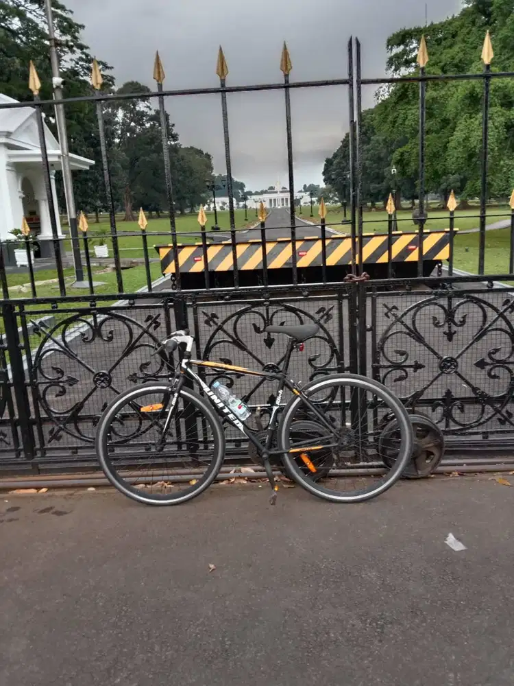 Di jual aza (BU) sepeda road bike merk United