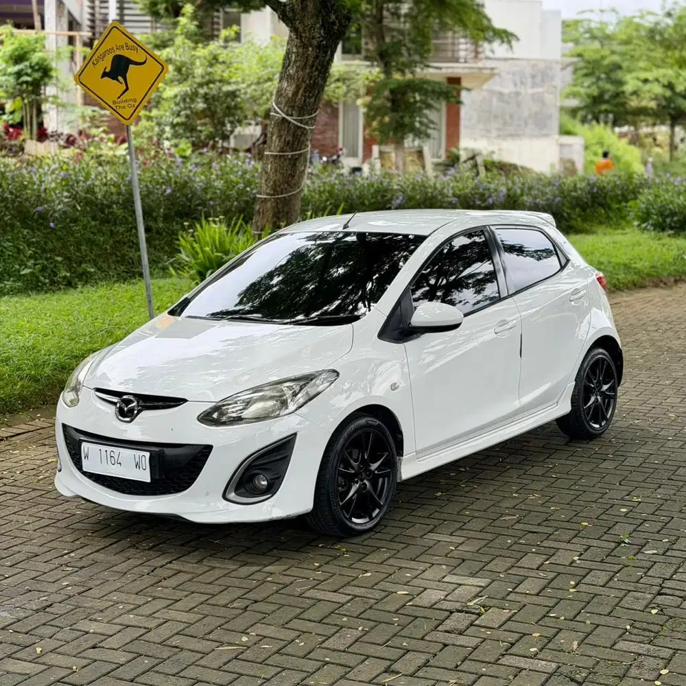 Mazda 2 Matic Type R tertinggi Mulus