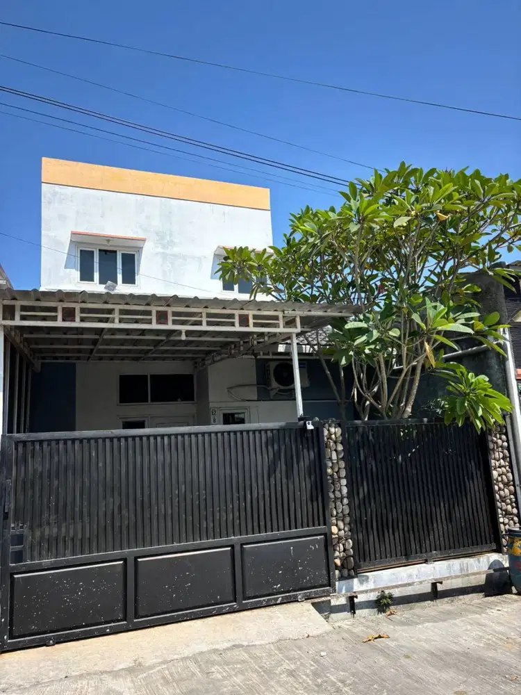 Rumah 2 lantai Full Renovasi di Semarang