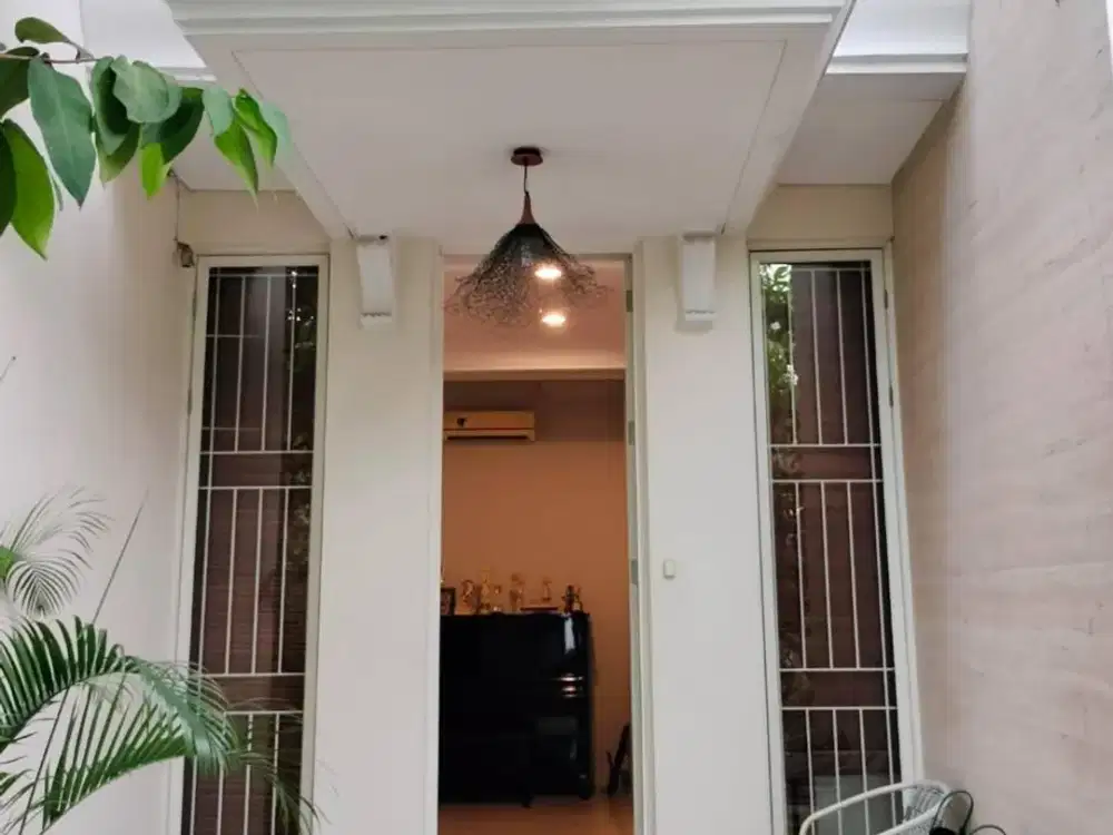 Rumah Sudah Renovasi Furnished di The Mansion Pakuwon Indah