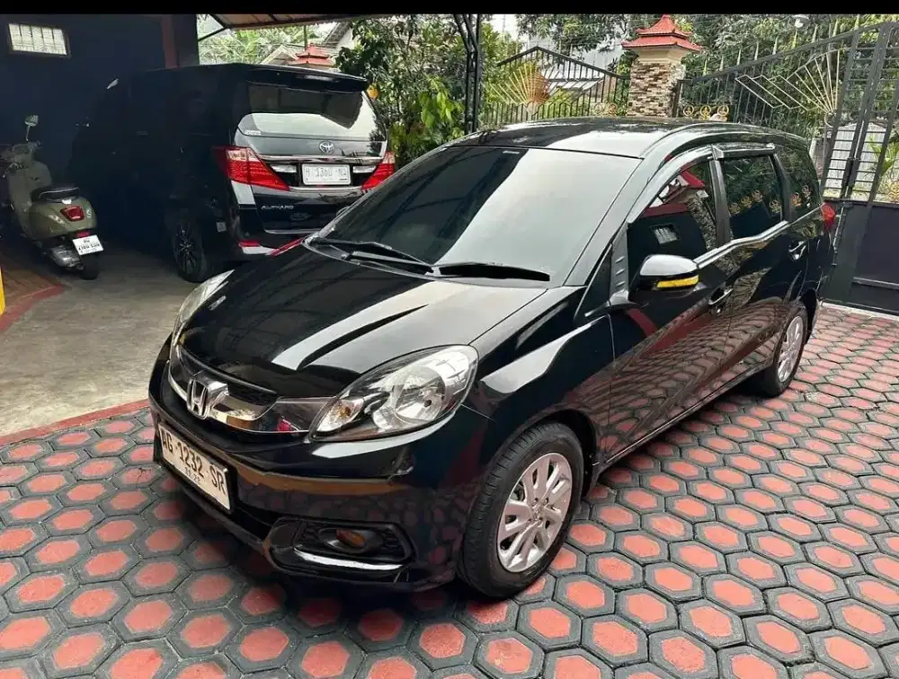 Toyota mobilio 2015