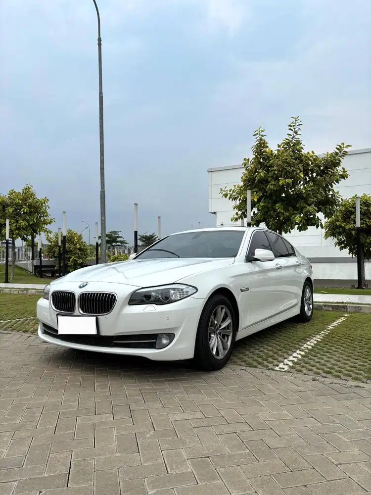 BMW 5 Series 520i 2012