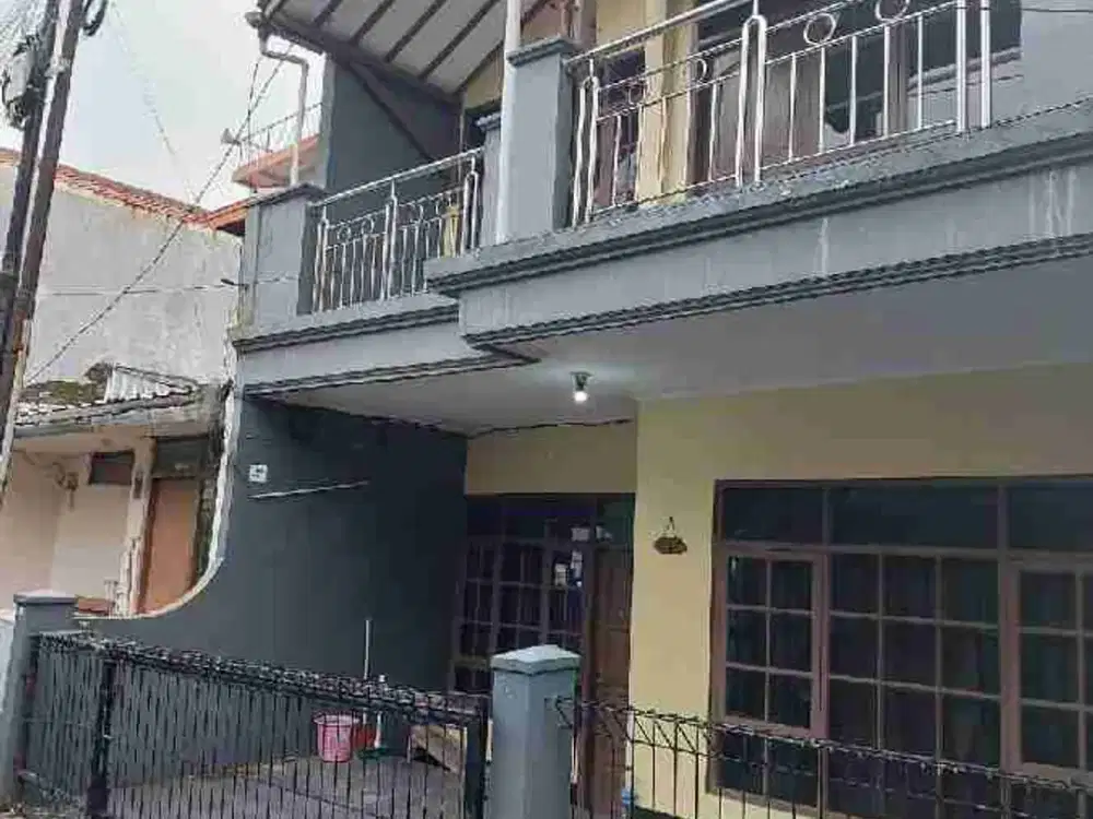 Sewa Rumah Sarijadi banyak kamar