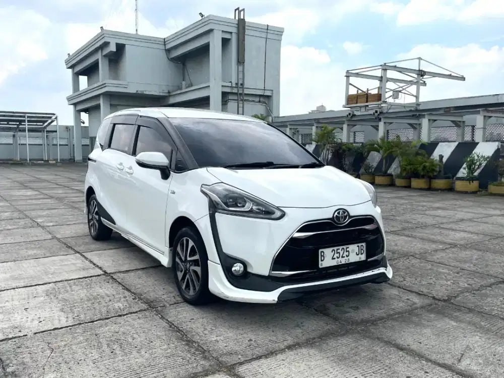 KM 30rb. Toyota Sienta Q 2018