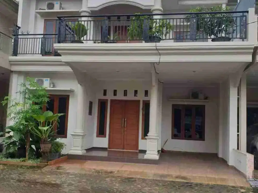 RUMAH DISEWAKAN DI BANYUMANIK FULL FURNISHED SIAP HUNI