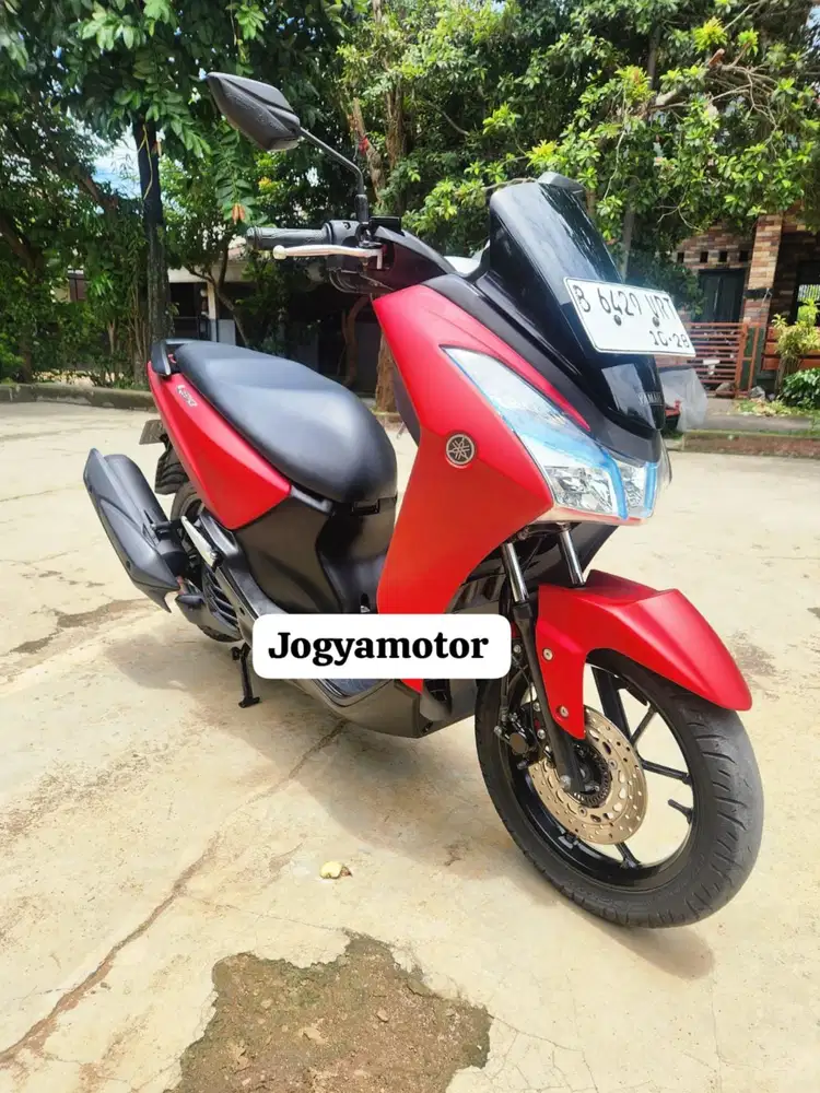 (B) yamaha lexi 125 tahun 2018