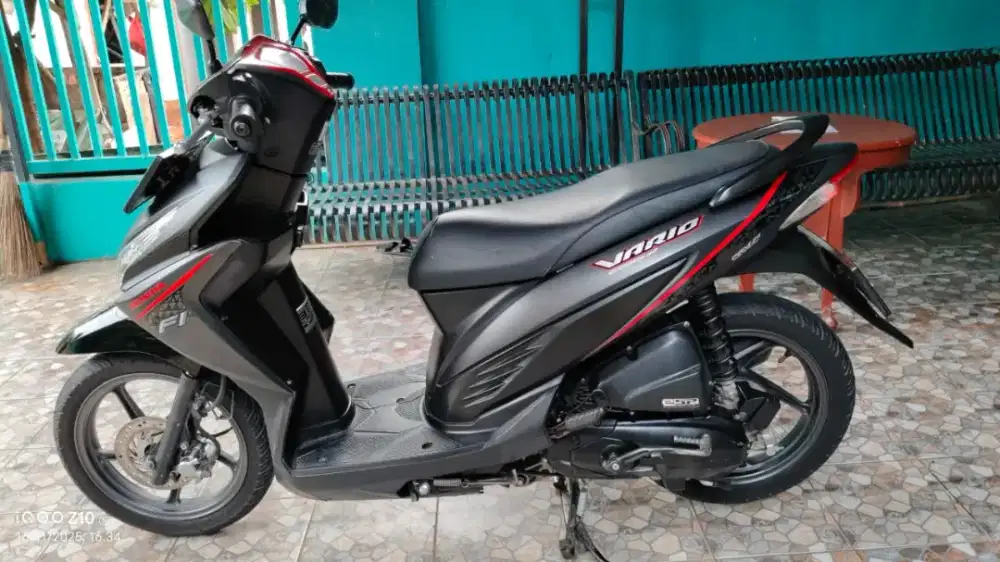 Vario LED 110 tahun 2016