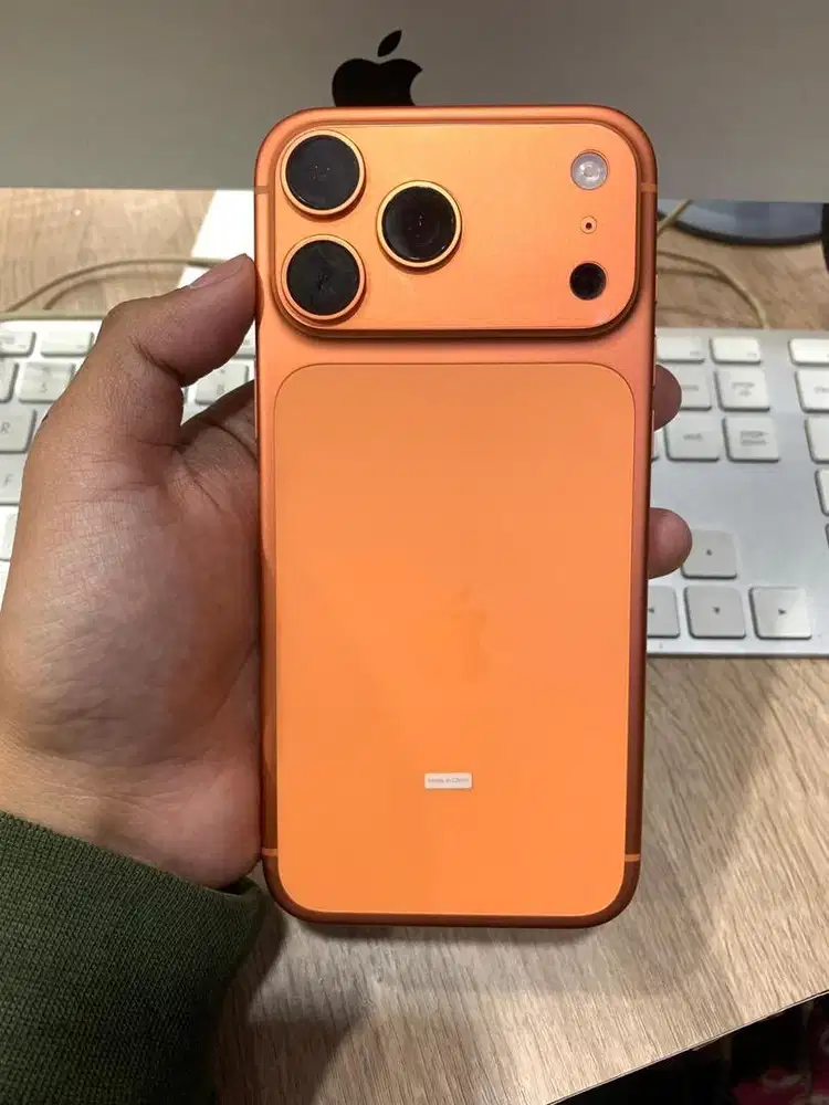 iPhone 17 Pro Max 256GB Garansi Resmi iBox Cosmic Orange Mulus