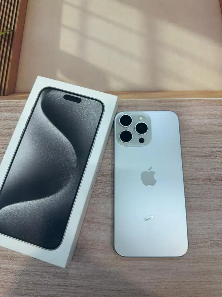 iPhone 15 Pro Max 512GB White Titanium BH 86% Eks iBox Lengkap