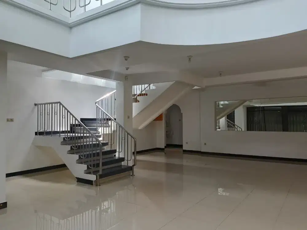 SEWA Ruko 2 lantai bagus siap huni strategis di Mainroad Pasir Kaliki, Bandung