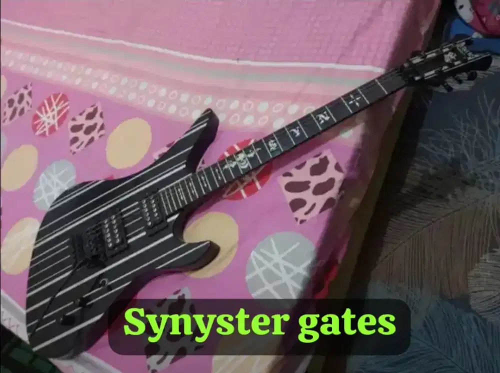 Gitar model synyster gates part ori