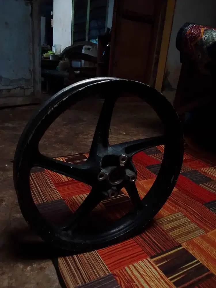 Di jual velak depan motor beat karbu