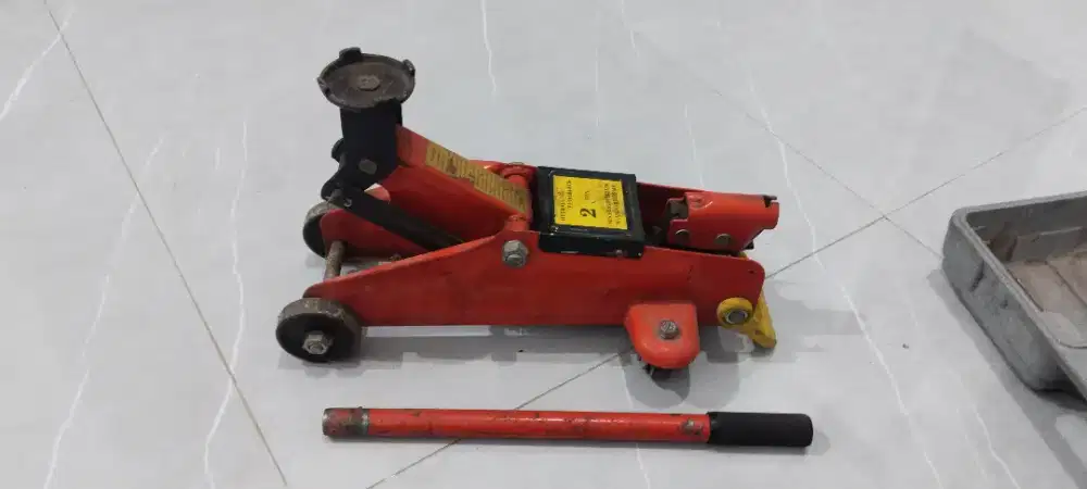 Jual dongkrak hidrolik. Atau dingkrak buaya. Bobot 2 ton