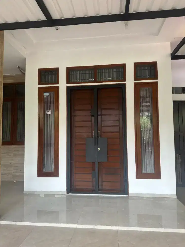 Di Sewa Kan Rumah Strategis Turangga Tengah Kota