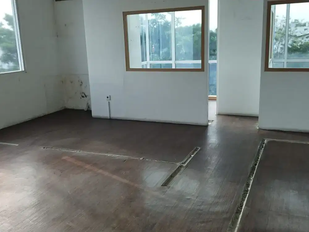 SEWA KANTOR DI JAKARTA UTARA  SUNTER  186M2  PARTISI 125K NEGO