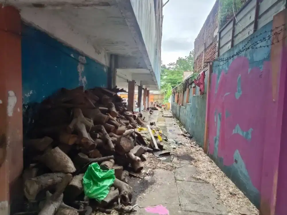 Disewakan Tanah ada Bangunan Gedung Mini Di Tebet Jakarta Selatan