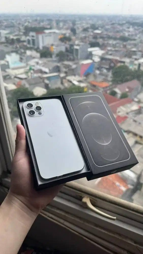 iphone 12 pro 256 white