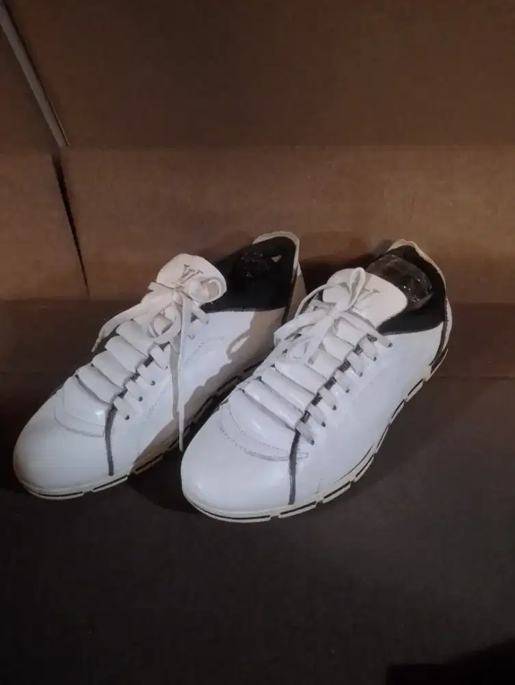 Louis Vuitton size 39/40 ori, w/putih