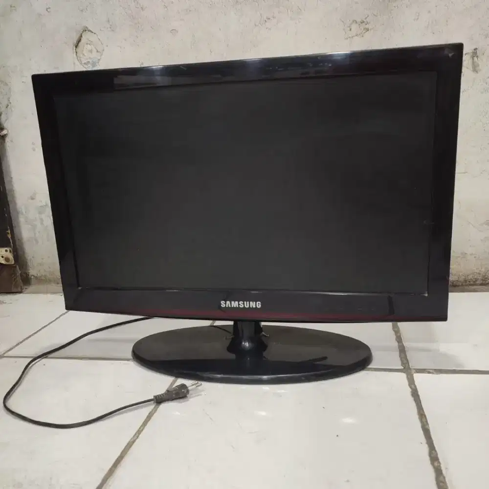 TV LCD SAMSUNG 22 (Kondisi baca deskripsi)