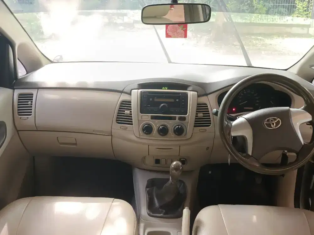 Innova Diesel E km 85rb antik 0 spet