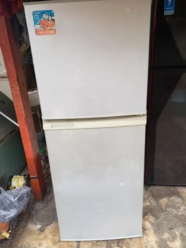 Kulkas 2 pintu SHARP