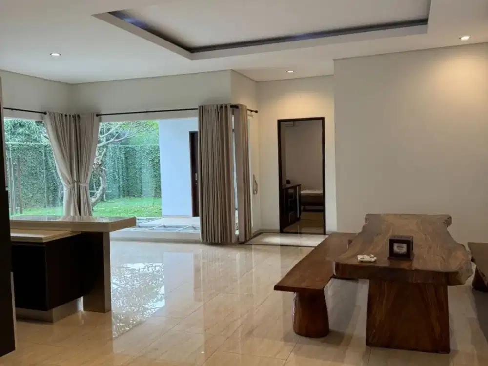 JUAL Rumah mewah 3 lantai siap huni SHM di Tatar larangtapa, Kota Baru Parahyangan