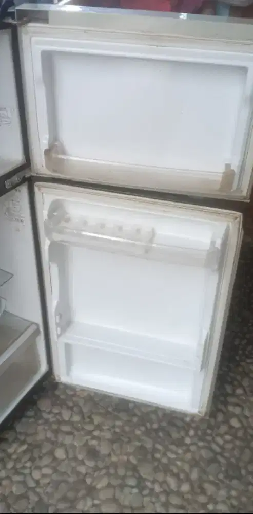 Kulkas panasonic 2 pintu