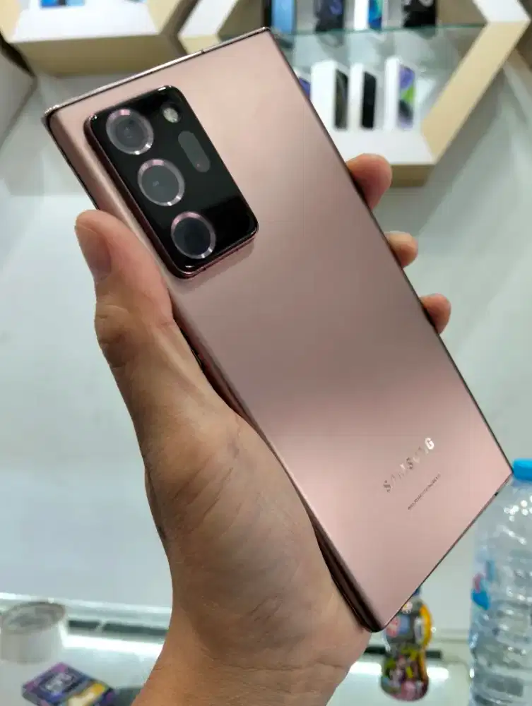 Samsung Note 20 ultra mines lcd bergaris