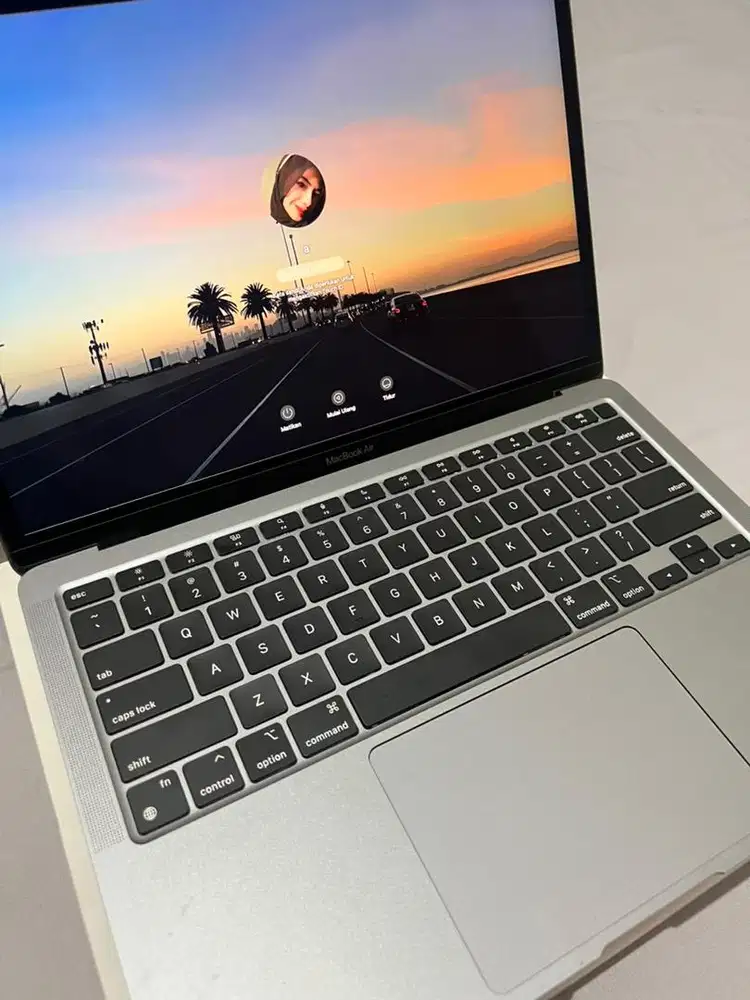 MACBOOK AIR M1 8/256 space gray second like new
