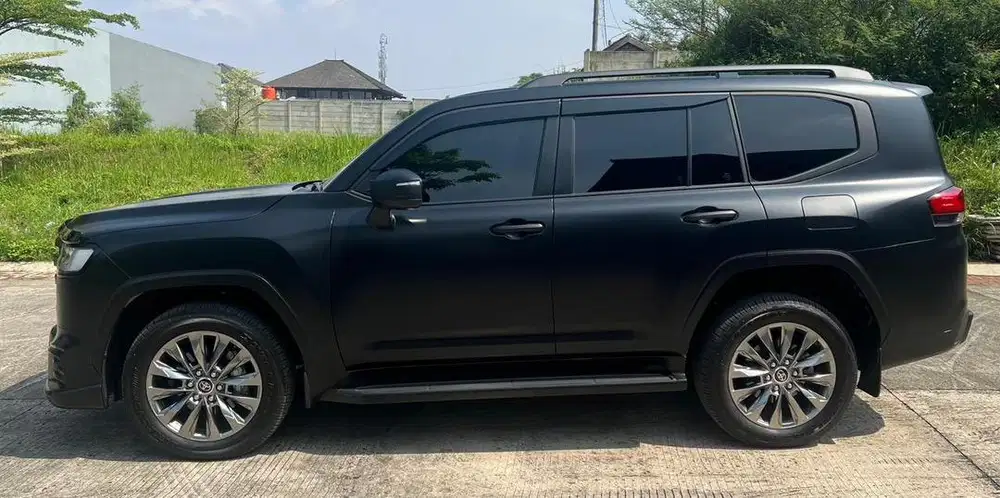 Toyota Land Cruiser 300VX-R km5.000