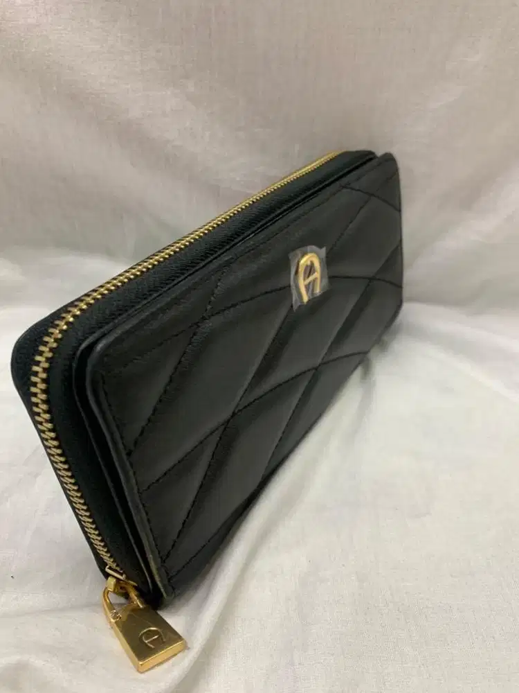 Dompet Black Aigner