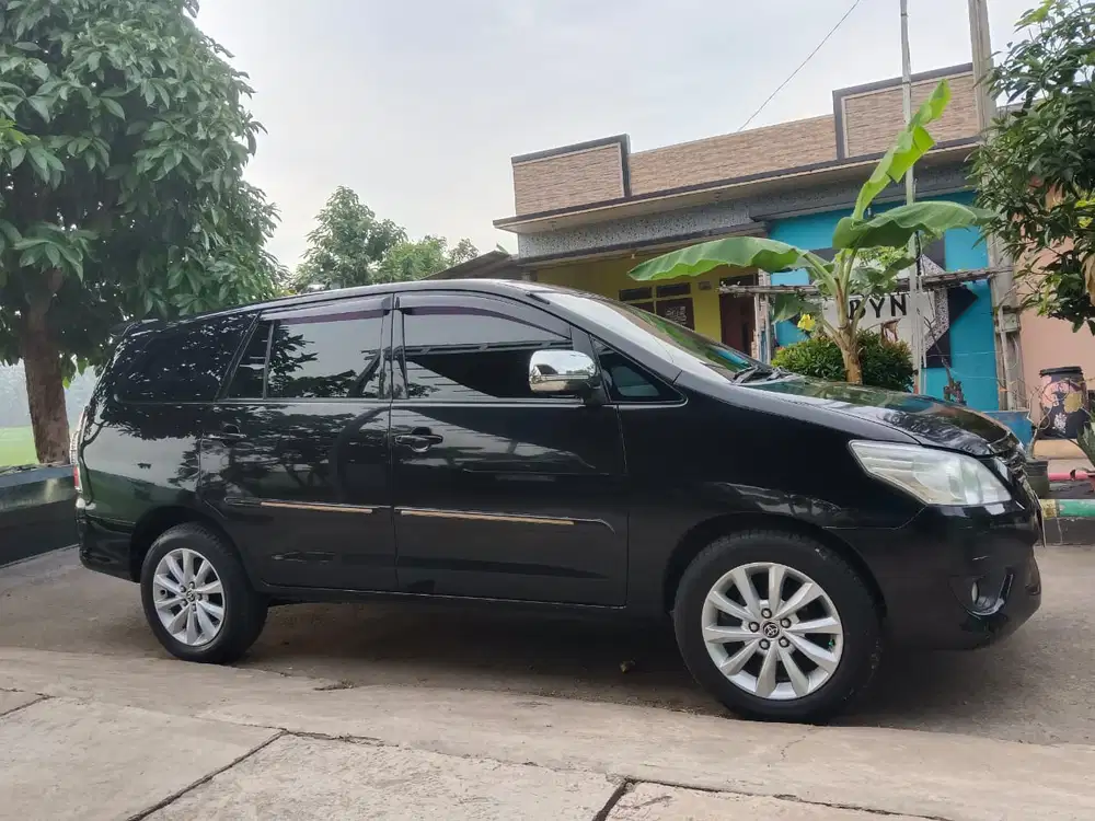 Toyota Kijang Innova 2013 Bensin