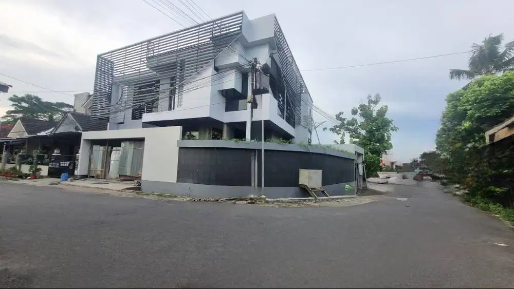 SEGERA SIAP HUNI ,DIRANCANG ARSITEK :Rmh dgn ROOF SWIMMING POOL