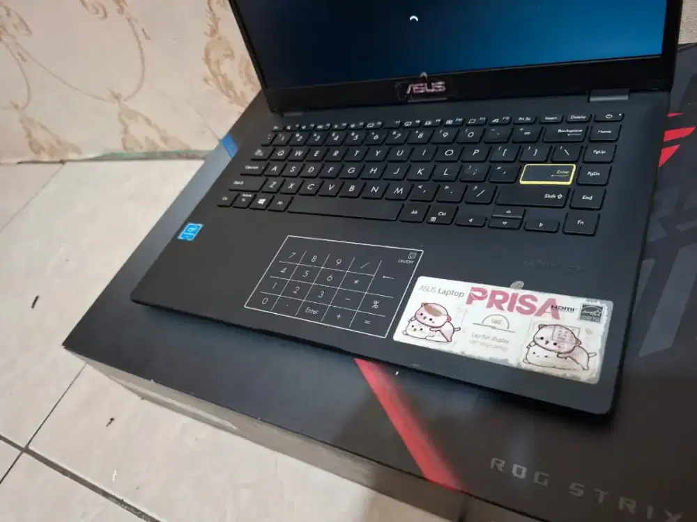 Laptop asus vivabook bergaransi siap pakai.