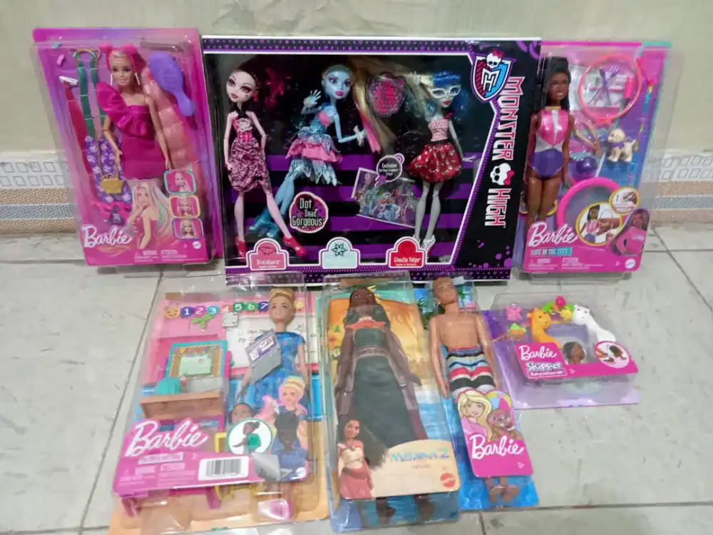 Boneka barbie asli