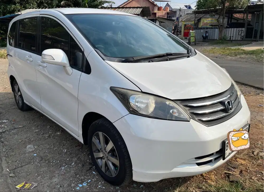 Freed 1.5 E PSD 2011 Putih – Bebas Tabrak/Banjir, Pajak 2026, Terawat